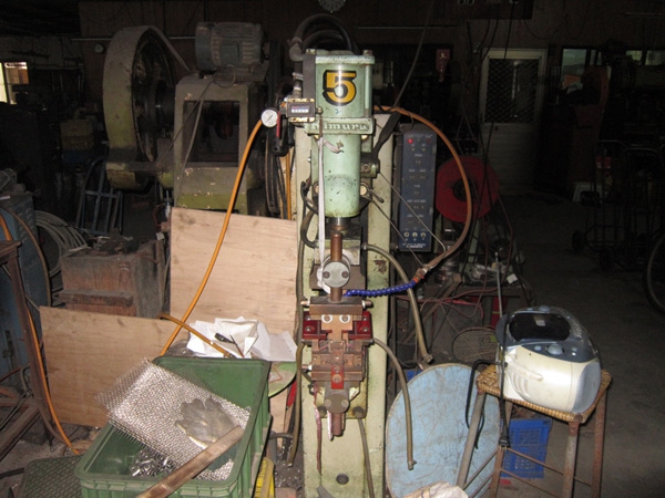 proimages/Services/Spot-Welding-Machine-1_s.jpg